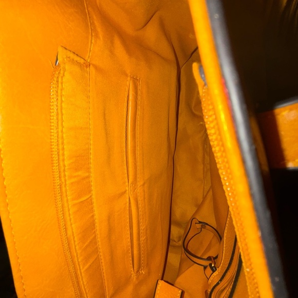 Tan Leather Shoulder Bag with Adjustable Strap - Picture 7 of 11